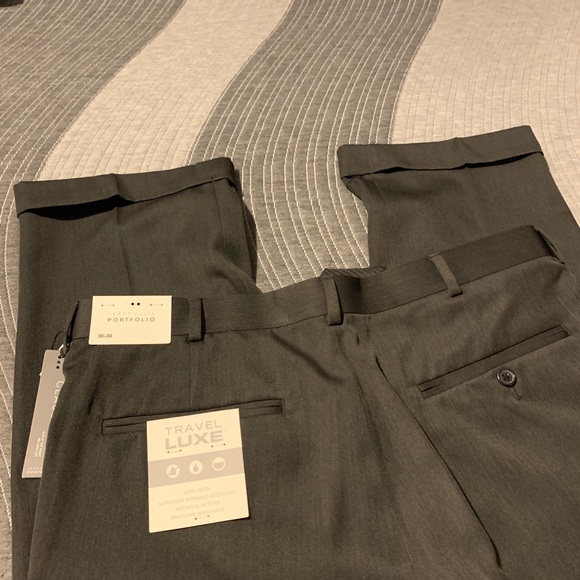 Perry Ellis Charcoal Classic Fit Pleat Pants 30x30 - Picture 3 of 6